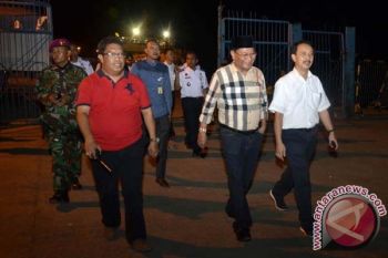 Farouk tinjau arus mudik Pelabuhan Makassar