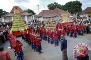 Lima Gunungan Grebeg Syawal Ludes Dalam Sekejap