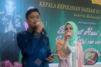 Bupati Adnan dan istri bernyanyi di Rujab Kapolda