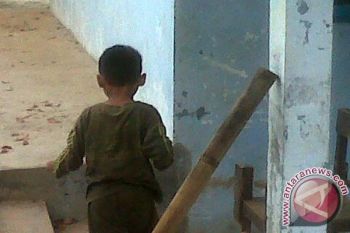 Bupati Jenguk Bocah Korban Jeduman Dirawat di RS Sukadana