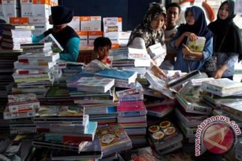 Toko alat tulis menulis dipadati pembeli 
