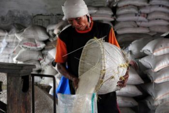 Raskin di Temanggung Gunakan Beras Lokal