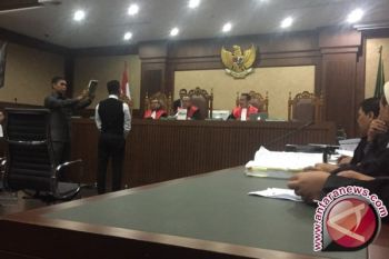 Barista Olivier: Manajer Cicipi Tetesan Kopi Sisa Mirna