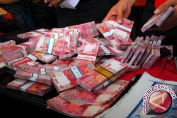 Polisi Sita Uang Palsu Rp2 Miliar di Rumah Perangkat Desa