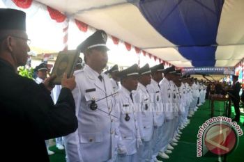 Bupati Barito Utara Lantik 73 Kepala Desa 