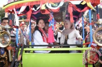 Puan Maharani Rasakan Sensasi "Bercidomo" Khas Lombok