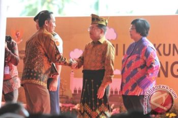 Kotawaringin Barat Raih Piala Adipura Buana 