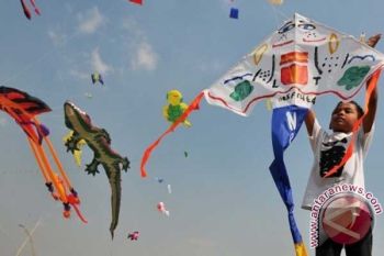 Festival layang-layang bentuk Dukungan kepada Jokowi Segera Meratifikasi FCTC 