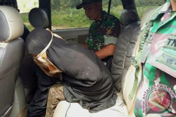 Istri gembong Teroris Santoso Kooperatif dan sangat Rileks di RS