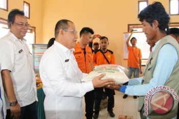 Korban Banjir Parigi Selatan Terima Bantuan Pemda