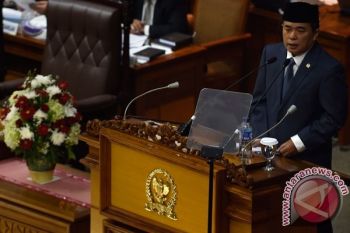 Andi Jamaro dan Baidowi Dilantik menjadi Anggota DPR Antarwaktu