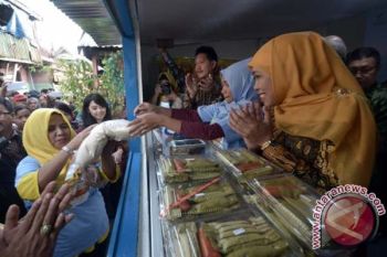 Mensos targetkan 3.000 unit e-warung pada 2017 