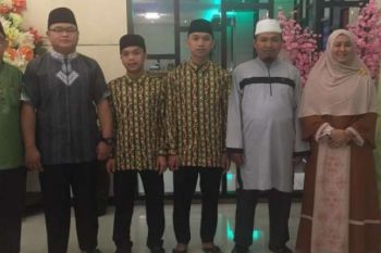 Zulaikhah Wardan Kunjungi Kafilah Riau Asal Inhil Di Lombok