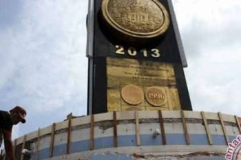   Pemko Pekanbaru Minta Polisi Usut Pengrusakan Tugu Adipura
