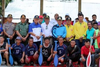 Bupati Inhil Buka Lomba Pacu Jalur Mini
