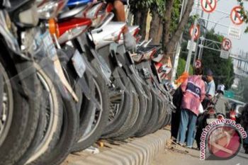 Warga minta Pemkot Bandarlampung tertibkan parkir liar 