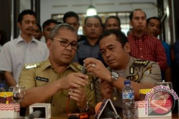 Polisi sita senjata di ruangan Satpol Makassar 