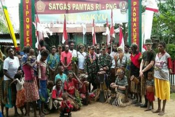 Danrem ATW tinjau pasukan perbatasan melintasi rawa-rawa