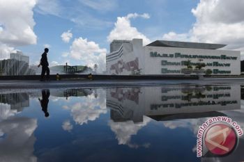Fadli Zon : Warna Cat Komplek Parlemen sebaiknya Netral