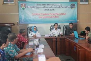 Pengelola Website Ikuti Pelatihan Menulis Berita