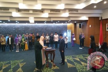 Dewi Aryani dan Baidlowi ganrtikan Damayanti dan Ivan Haz 