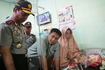 Kapolda Sulsel besuk guru korban penganiayaan