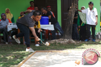 Bupati Ini Instruksikan Sekolah Bantu Lestarikan Permainan Tradisional