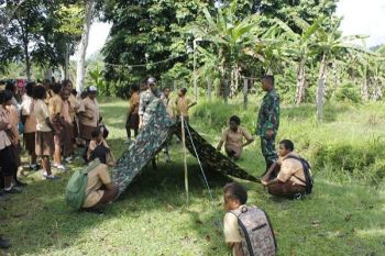 Satgas Pamtas RI-PNG bina anggota pramuka di Keerom