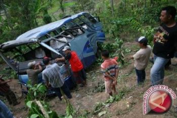 Bus Sekolah Terbalik Tewaskan Dua Siswa Poso 