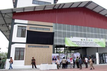 Melongok Rumah Sakit Gajah Way Kambas Lampung 