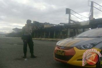 Terminal Lama Bandara Hasanuddin terbakar