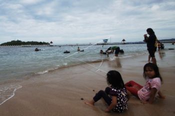 Pantai Marina Dikunjungi 15 Ribu Wisatawan/Bulan