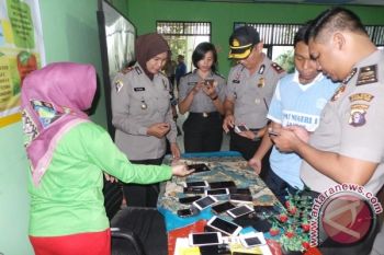 Ketahuan Saat Razia Ponsel ! Beberapa Siswa Simpan Foto Porno Pelajar