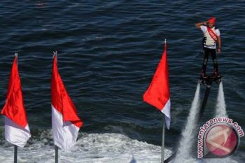 UPACARA BENDERA DI LAUT PANTAI LOSARI