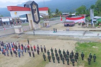 Ondoafi Mosso Irup HUT NKRI di perbatasan RI-PNG