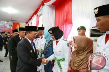 Kukuhkan 40 Paskibraka Kaltara-Gubernur ingatkan tanggung jawab