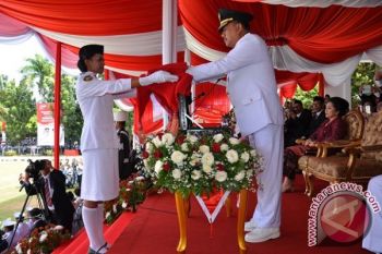 Olly Irup Perdana Ulang Tahun Kemerdekaan RI Ke-71