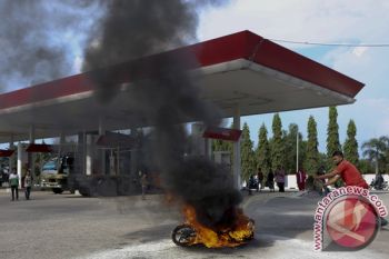 Sepeda Motor Terbakar Di SPBU