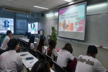 Dosen Darmajaya Lampung mengajar kelas Internasional Thailand  