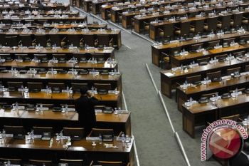 Pimpinan DPR lantik PAW dua Anggota DPR