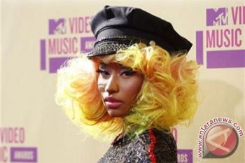 MTV Awards, Nicki Minaj Dan Ariana Grande Tampil Bersama 