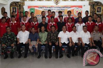 Bupati Pulpis Lepas Kontingen Dayung Kalteng PON XIX
