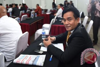 Yusril dan Ahok Foto bersama dan Saling Lempar Senyum