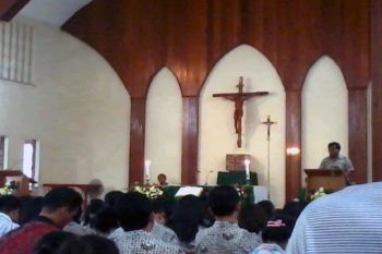Wiranto: Pelaku Penyerangan di Gereja belajar Rakit Bom di Warnet