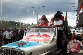 Liliyana Natsir diarak kelilng Kota Manado