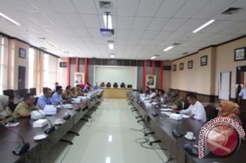 Rapat Pansus Pertambangan dengan Perusahaan