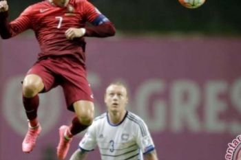 Cristiano Ronaldo Dinobatkan Sebagai Pemain Terbaik Eropa 2015-2016