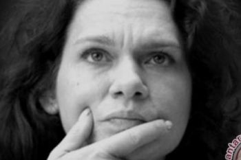 Novelis Asli Erdogan Ditahan Pihak Keamanan Turki