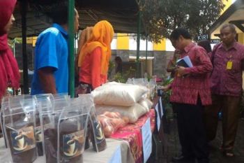 Mahasiswa Untidar Bazar Produk Iptek bagi Kewirausahaan