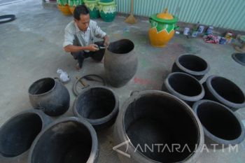 Bak Sampah Ban Bekas